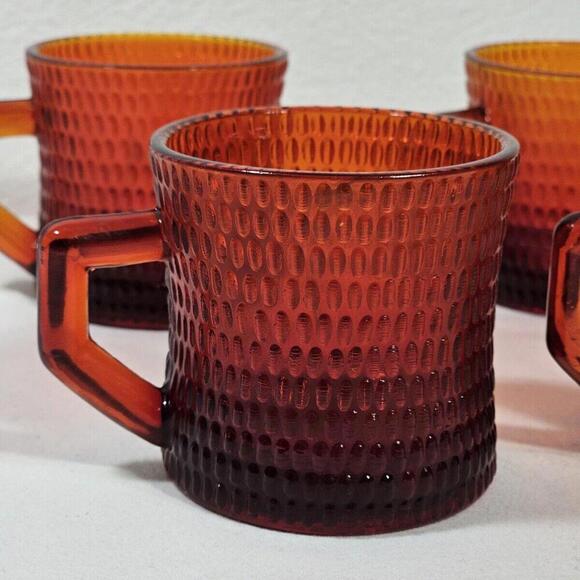 Set of 4 Vintage Mid Century Ruby Red Amberina Hobnail Cup Mug UV Light Reactive - Picture 4 of 11